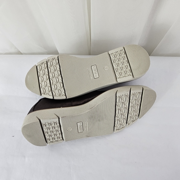 The FLEXX Women's Brown Shimmer Slip-On Sneaker Shoe Size 8 - Picture 11 of 11